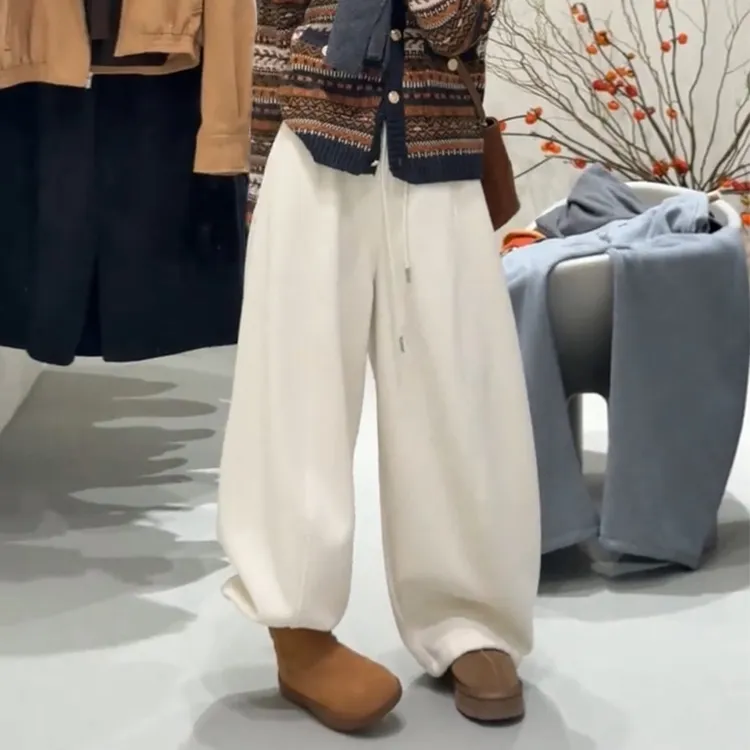 杏色慵懒风加绒阔腿弯刀卫裤女2025秋冬新款松紧腰束脚宽松休闲裤