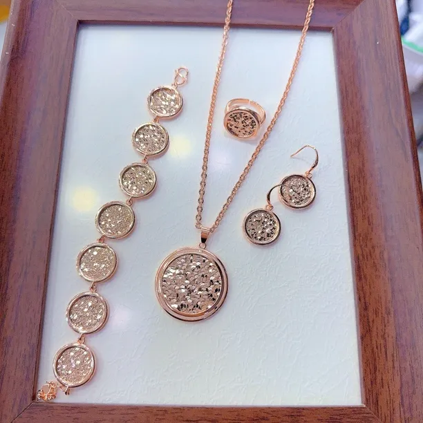 钛钢亚克力项链 爱纳扎尔0529022不易掉色时尚百搭新款手工两件套