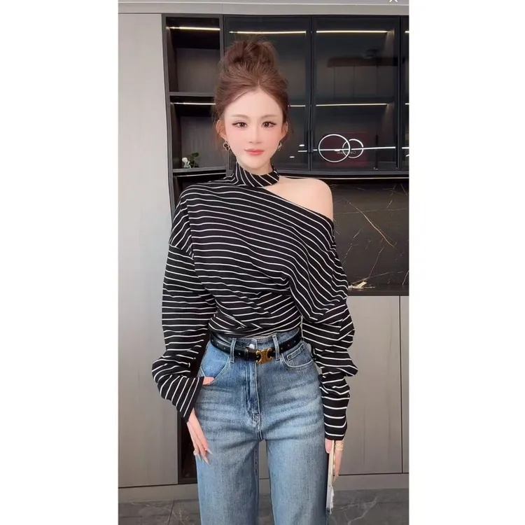 曼曼【松弛公约】挂脖斜领露肩蝙蝠袖条纹长袖T恤女3592#