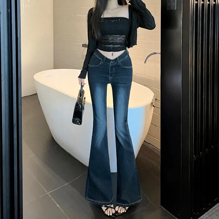 辣妹v字腰微喇牛仔裤女2025早秋新款提臀弹力显瘦设计感喇叭裤子