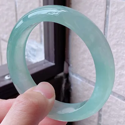 冰种翡翠手镯女飘绿手镯浅绿玉镯细条油青圆条镯小众珠宝贵气礼物