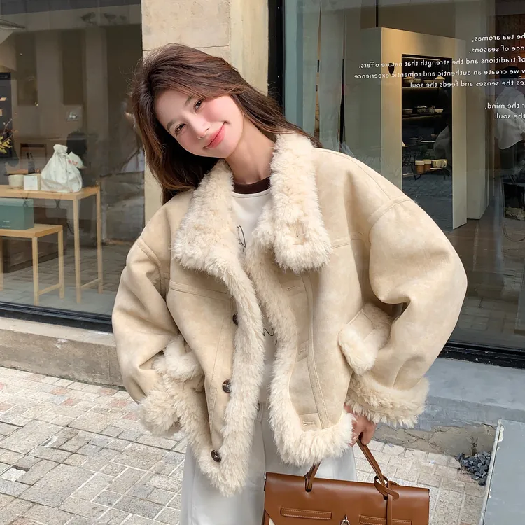 立领甜酷风皮毛一体羊羔绒外套女2025新款冬季设计感甜美减龄上衣
