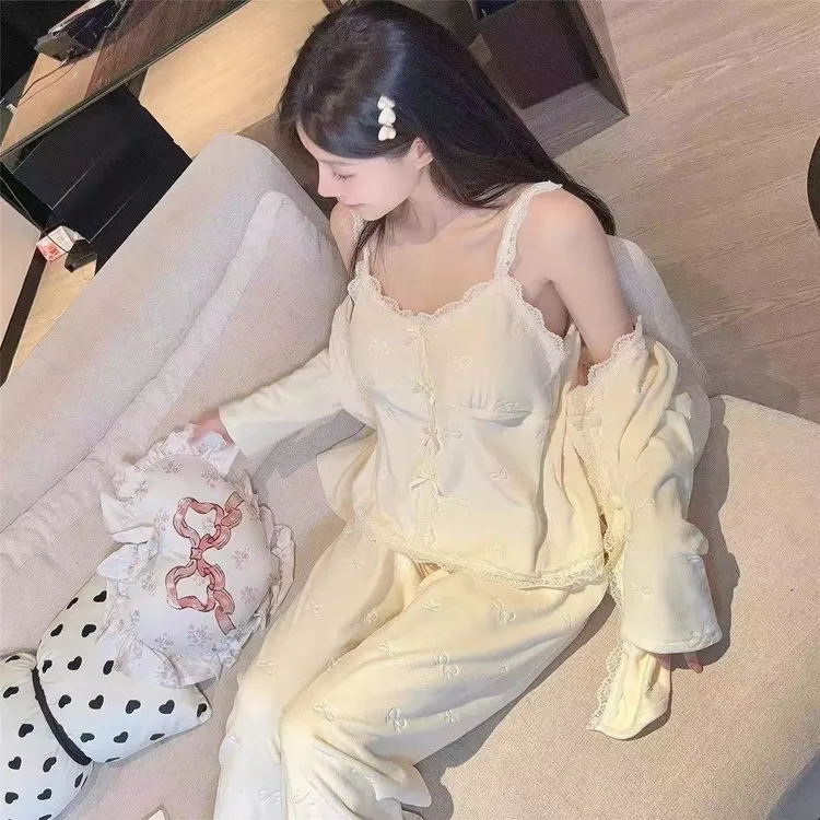 法式性感睡衣女秋冬海岛绒新款加厚保暖冬季吊带开衫三件套家居服