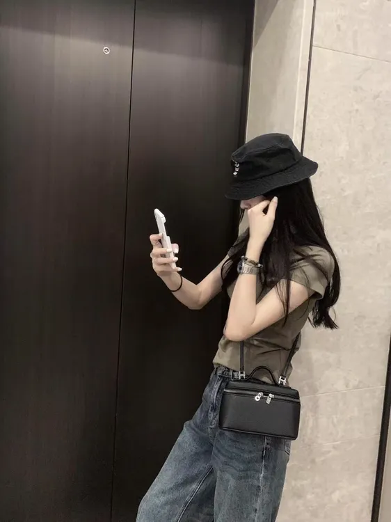 2025夏季新款韩系简约正肩显瘦短袖t恤高腰气质复古牛仔裤套装