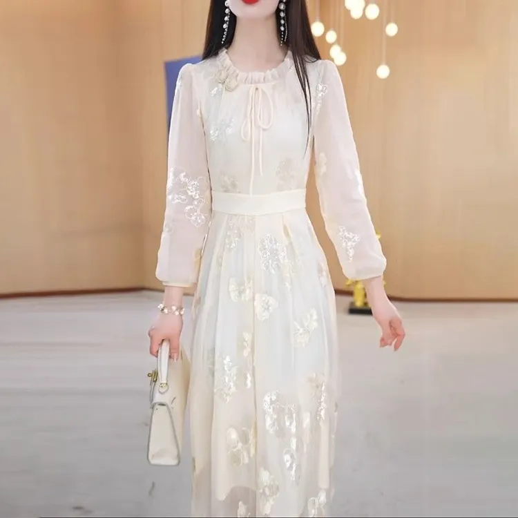 高级莱赛尔丝气质洋气轻奢优雅礼服裙2025夏季新款刺绣系带连衣裙