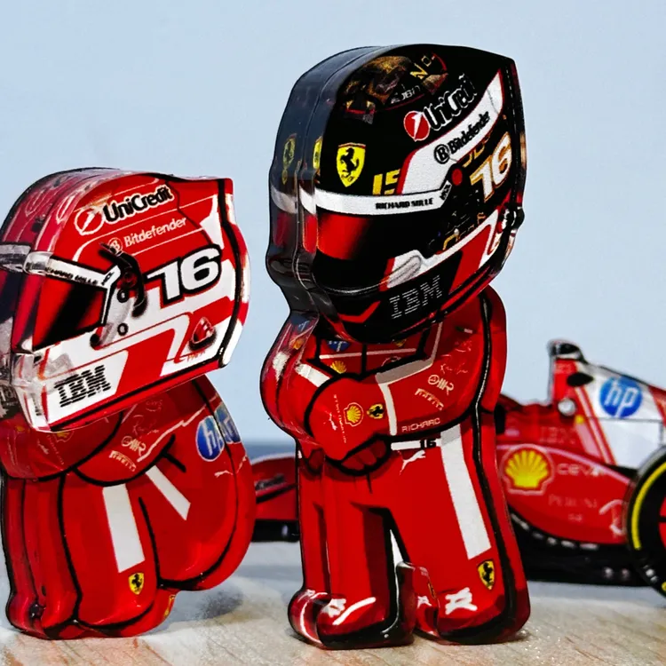 F1周边2025法拉利阿布扎比勒克莱尔冰箱贴钥匙扣