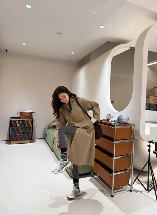 【简遇】25新轻奢时尚设计感百搭风衣 YW234