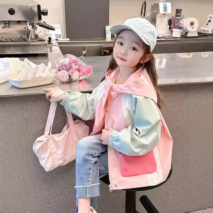 女童外套春秋款2025新款女宝宝秋装衣服小女孩秋季上衣儿童冲锋衣