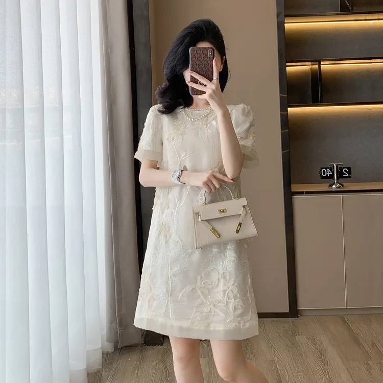 夏季新款法式名媛气质连衣裙女小个子轻奢高级感刺绣遮肉显瘦裙子