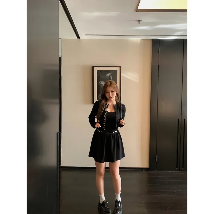 野生辣辣财阀千金 早春miu系小香风针织衫外套微胖显瘦连衣裙套装