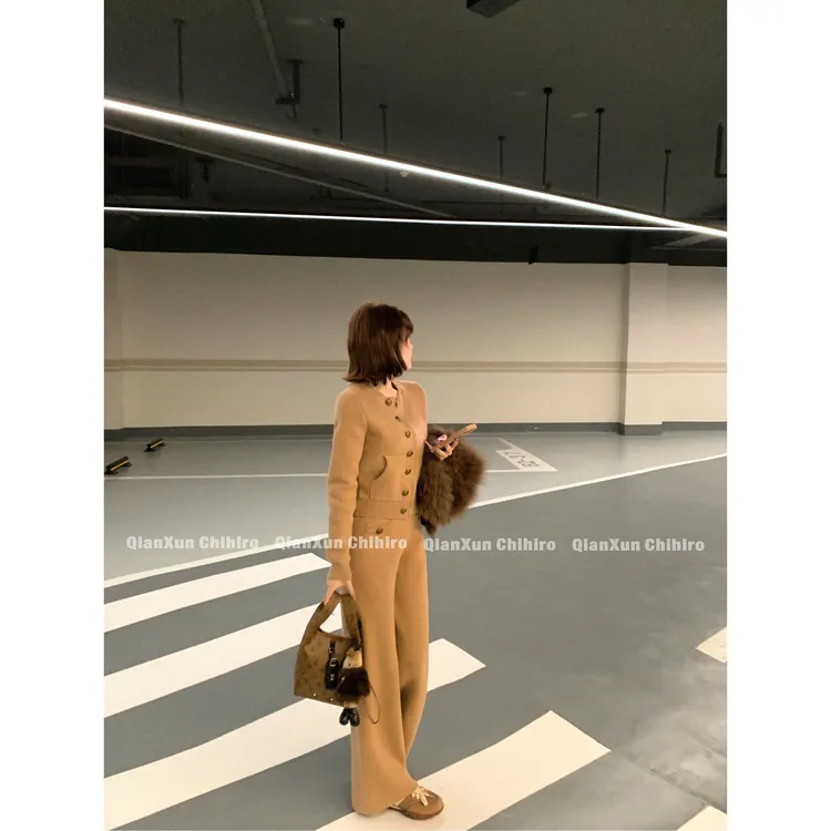 「画报麻豆」秋季时尚气质百搭洋气休闲减龄小众法式套装QXD5TZ3015