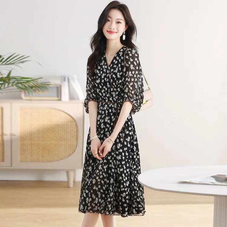 法式小碎花雪纺连衣裙女夏季新款时尚显瘦收腰气质修身飘逸长裙子