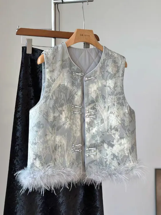 新中式圆领盘扣毛毛加棉马甲年轻短款秋冬国风夹棉坎肩背心女装