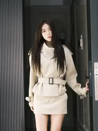 *尹千金*【电影感女主】简约经典翻领女早秋收腰宽松廓风衣F257387
