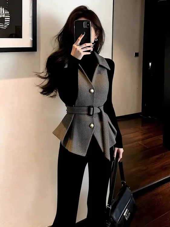 Z429今年流行爆款氛围感穿搭时髦洋气小香风灰色叠穿收腰马夹女冬