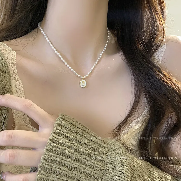 合金仿珍珠项链 轻奢法式复古玫瑰花牌珠珠项链小众设计感锁骨链