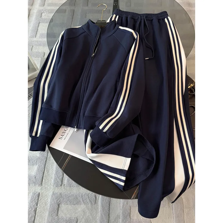 高级感休闲运动套装女秋季显瘦侧条纹短款卫衣外套阔腿裤两件套潮