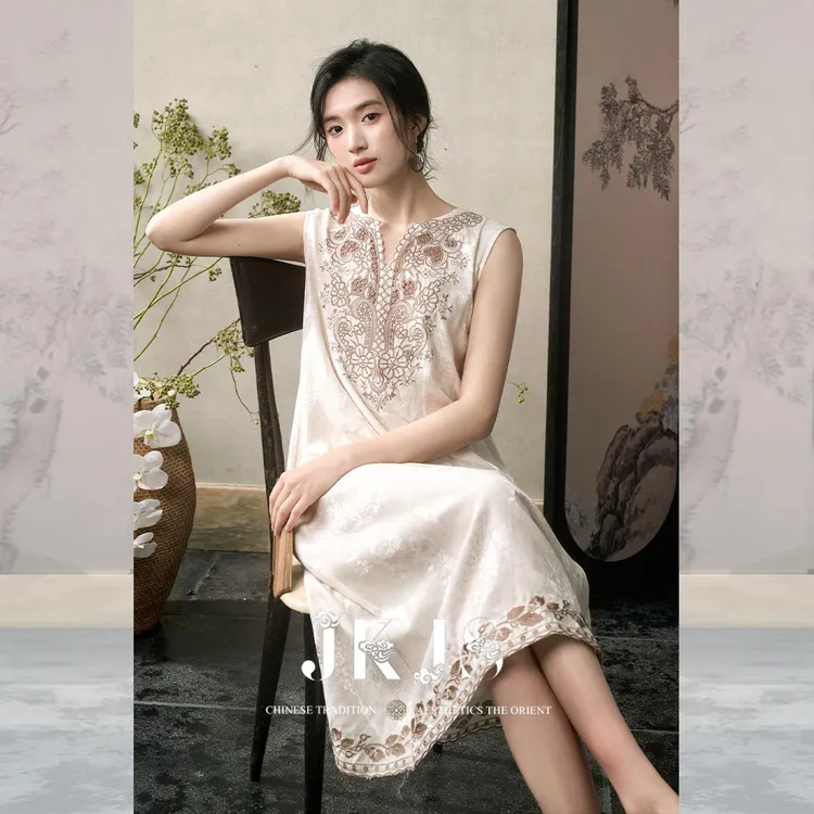 JKJS【漱玉词】天丝亚麻定位刺绣连衣裙新中式夏装V领长款裙子