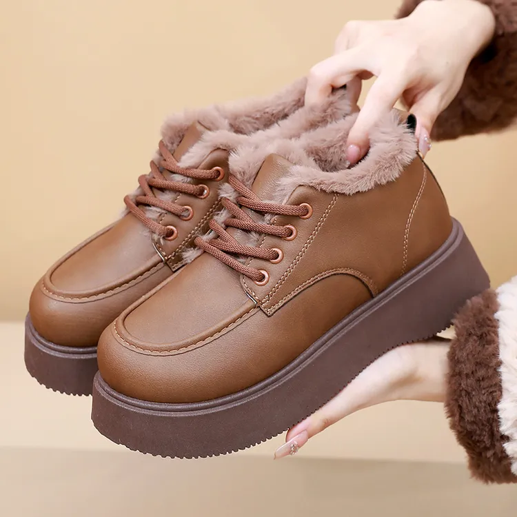 2025新款老北京棉鞋女防滑厚底保暖皮面棉靴一脚蹬加绒加厚雪地靴