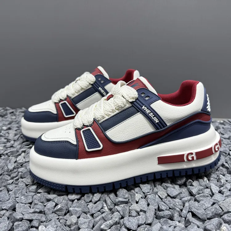 男鞋百搭秋季新款防滑休闲鞋舒适轻奢运动鞋青年增高潮流男士鞋子