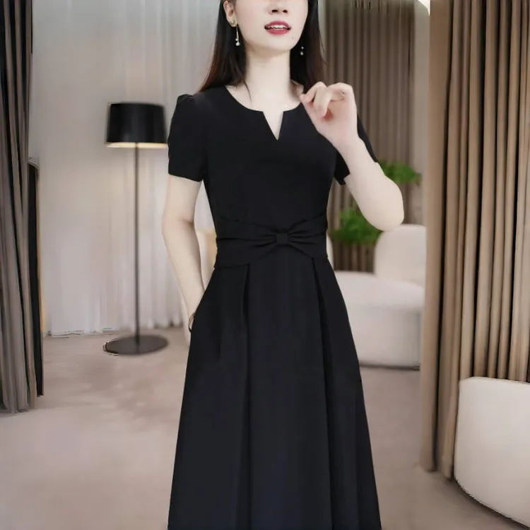 有口袋黑色短袖连衣裙女款爆款2025新款中长款修身洋气质小黑裙子