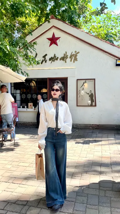 【泊光】韩系高级感ins风白色衬衫高腰牛仔裤波点丝巾设计三件套装