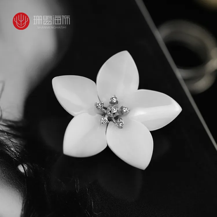 非金属木质胸针 白兰花珊珊胸针