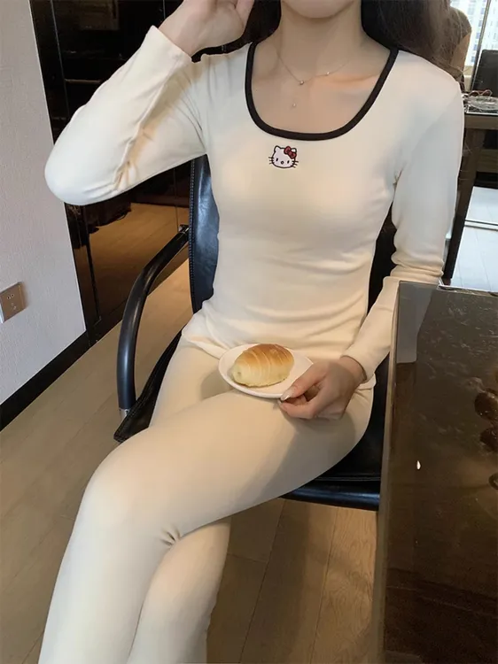 秋冬季圆领保暖长袖女常规款保暖套装睡衣纯色宽松韩版简约家居服