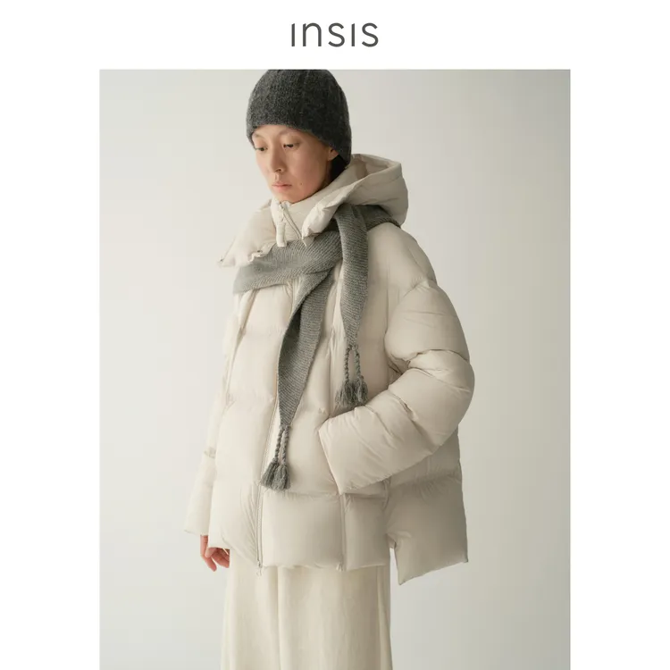 INSISFEMME【90白鹅绒】轻量连帽双压线泡芙中短款羽绒服FN25413815