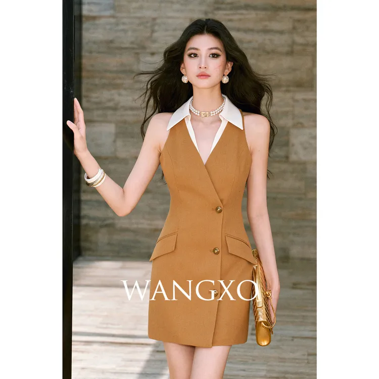 WANGXO 缎面撞色天丝乱麻V领收腰连衣裙250639W