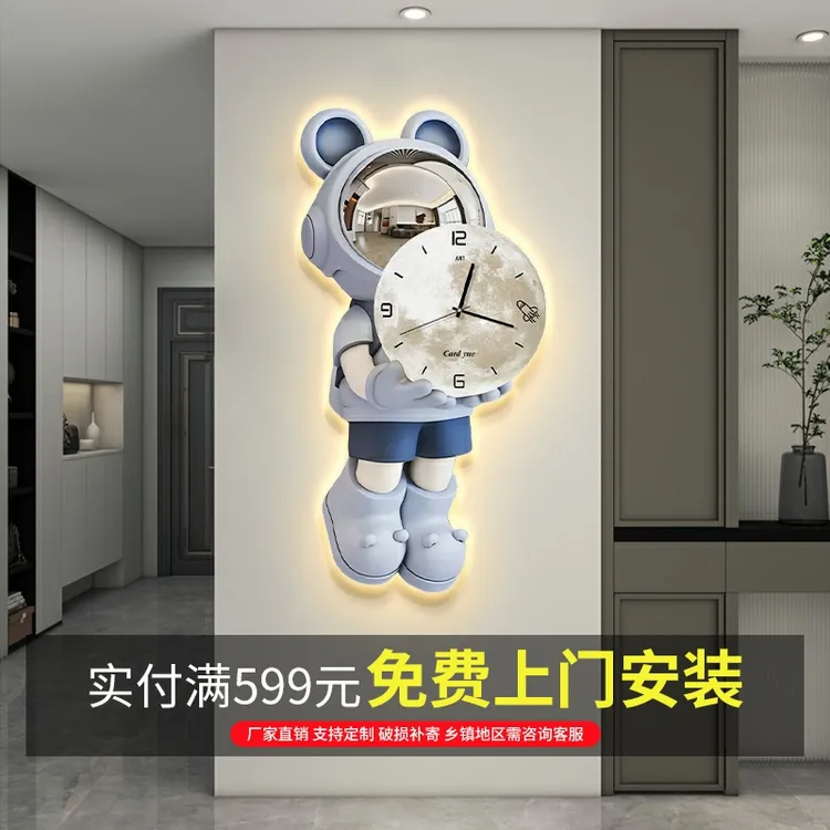 太空人客厅挂画2025新款挂钟餐厅钟表装饰画网红创意静音时钟壁灯