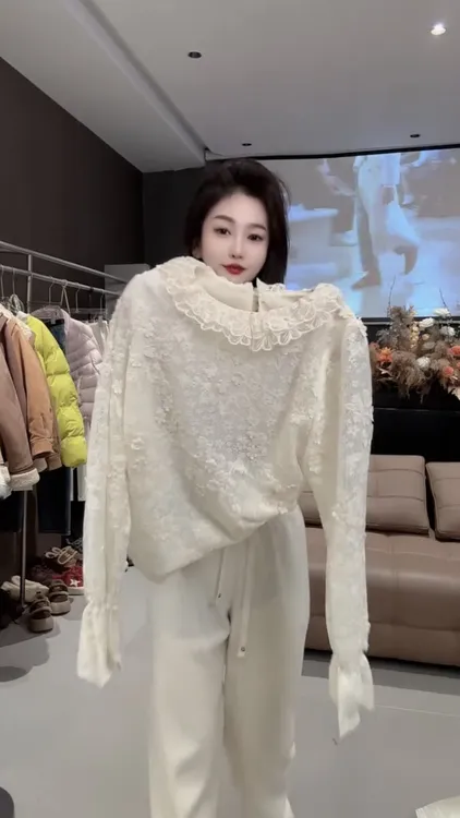 镂空蕾丝打底衫女内搭秋冬洋气喇叭长袖白色网纱上衣