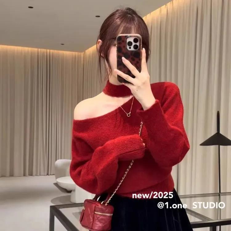 韩系复古慵懒挂脖斜领露肩兔毛针织衫女秋冬加厚软糯短款收腰毛衣