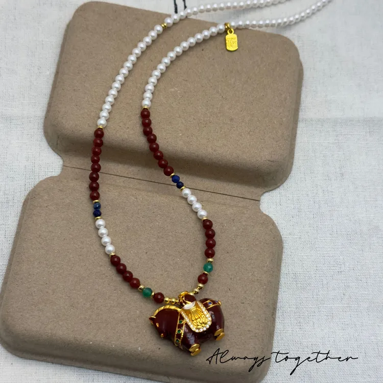 钛钢仿珍珠项链 【小胖马】时尚复古小马珐琅纯手工红色毛衣链