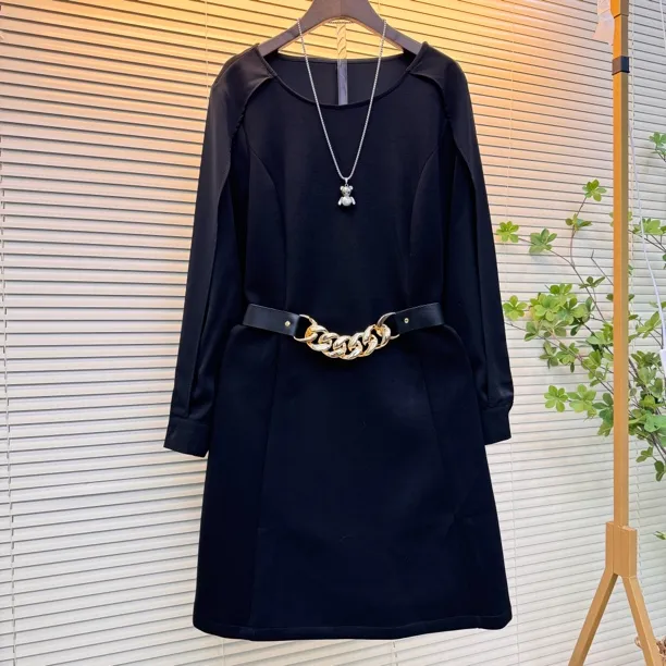 圆领长袖大码连衣裙收腰显瘦遮肉时尚百搭气质通勤风秋冬新款