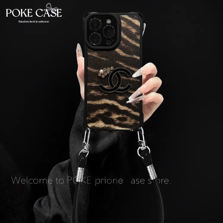 四角挂绳皮纹豹纹双C贴件适用华为红米苹果vivo小米oppo手链壳