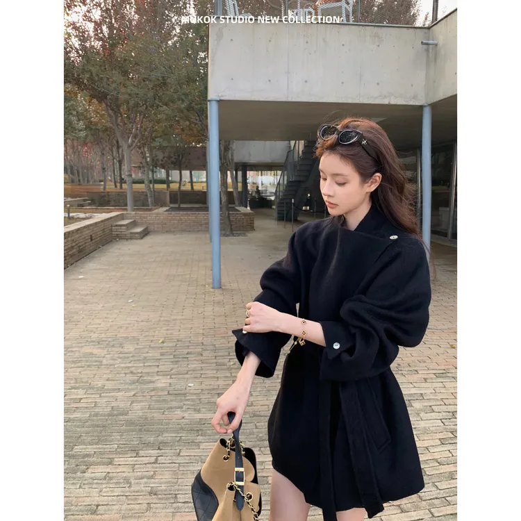 MUKOK 气质高级感系带毛呢外套黑色大翻领双面呢大衣