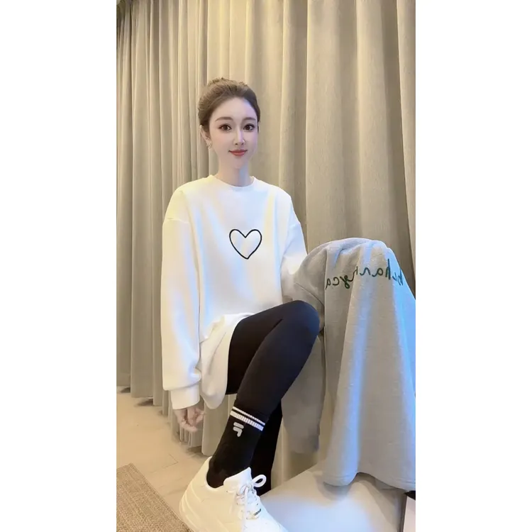 【现货】爱心印花圆领套头卫衣2025新款宽松慵懒风打底上衣时尚休闲