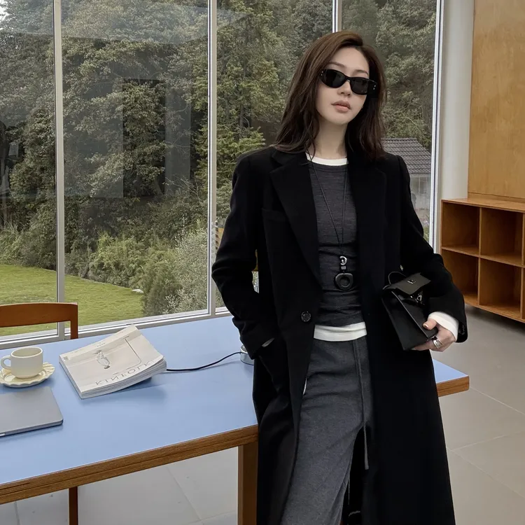 王嬛嬛MsLime25年新款【雾深】山羊绒&羊毛黑色大衣外套 HD2C0673