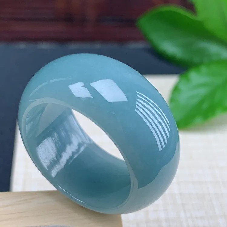 优惠戒指内径20.4纯天然A货翡翠老坑冰种蓝绿色素面轮胎宽扳指环