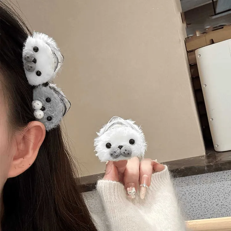 可爱毛绒小海豹抓夹女2025秋冬新款少女心发饰侧边夹鸭嘴夹发卡