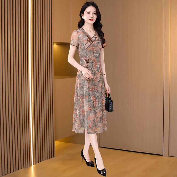 国风低领改良旗袍连衣裙子女夏2025新款轻奢高级感十三行爆款时尚