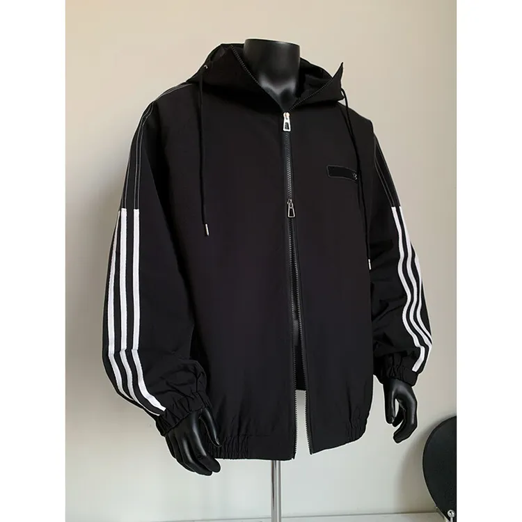 三条杠防风连帽冲锋衣男春秋外套2025新款户外徒步登山双拉链夹克