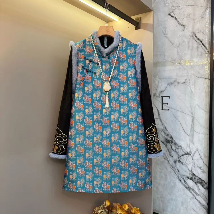 2025欧货显瘦新中式设计感精致亮片轻奢洋气内搭+马甲裙套装8865