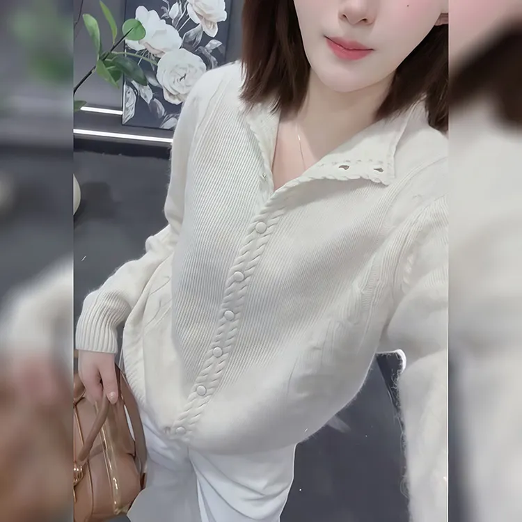 时尚温柔风麦穗白色立领针织毛衣女2025冬季新款舒适柔软大码开衫