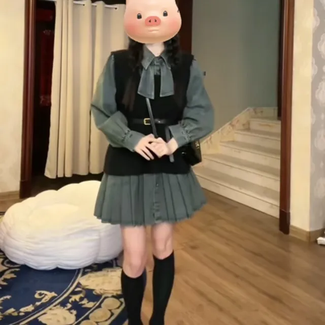 加码胖女孩春季服装与一套完整的优雅，高端，时尚和减少年龄的背