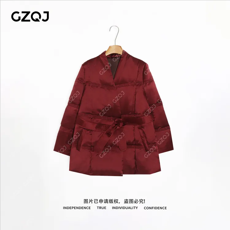 老琴私服【丝光云影】90白鹅绒设计师潮流V领羽绒服外套女冬款 3627