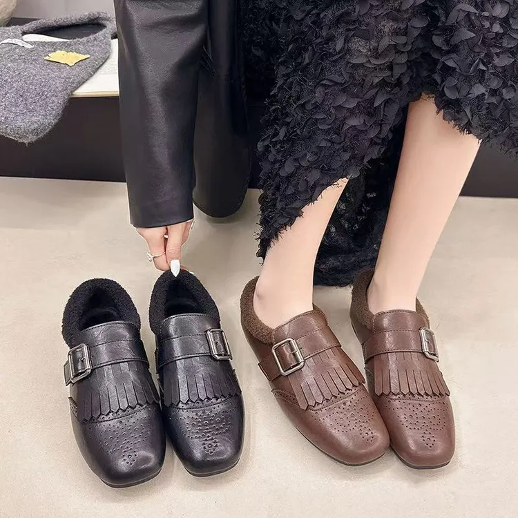 【香姐3店】【65530-91】冬季爆款方头雕花小众流苏复古布洛克单鞋