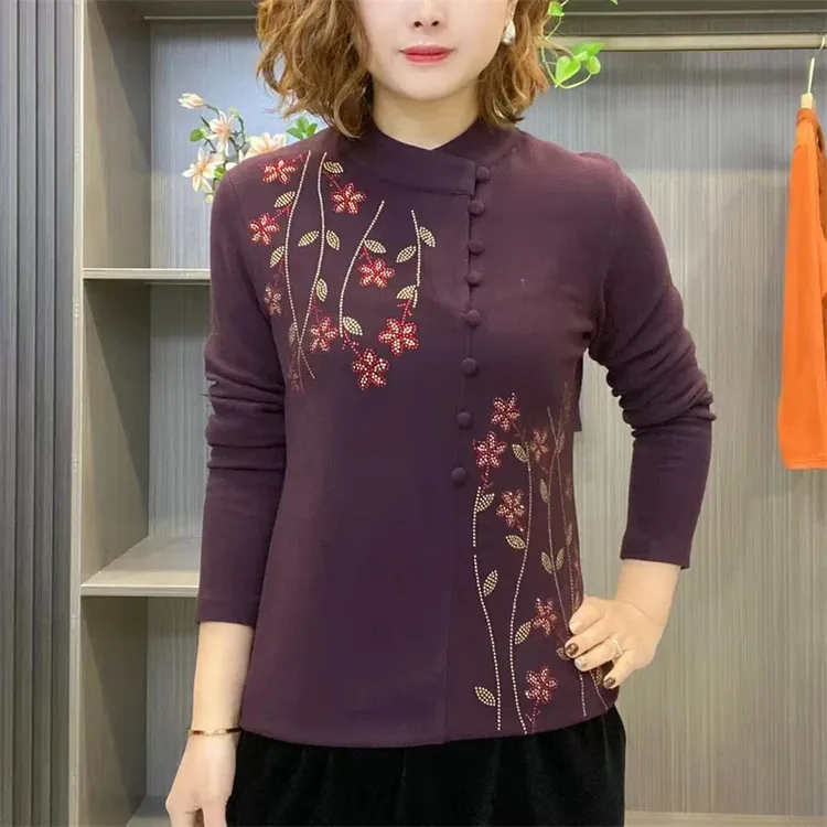 2025冬季气质时尚显瘦亲肤遮肉保暖女士烫钻纽扣上衣1218