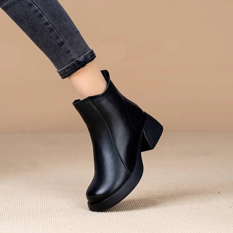 平跟2025冬季新款短靴女加厚加绒软底妈妈棉鞋皮毛一体保暖中筒女